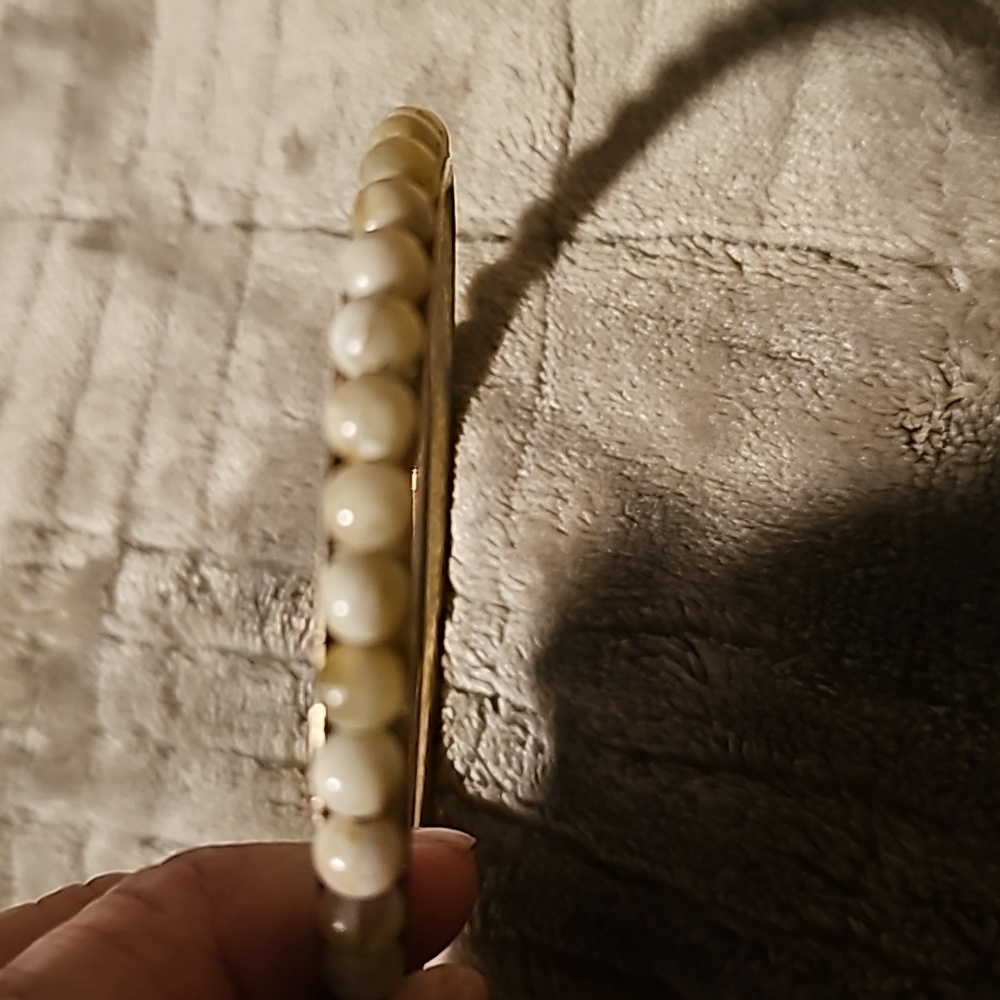 Green bead bracelet